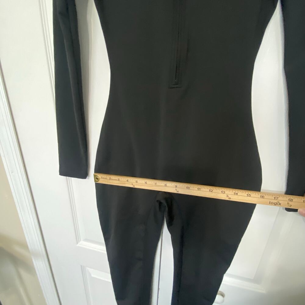 Black Long‑Sleeve Active Jumpsuit • Half‑Zip • Fitted One‑Piece • Size Medium - Picture 4 of 9